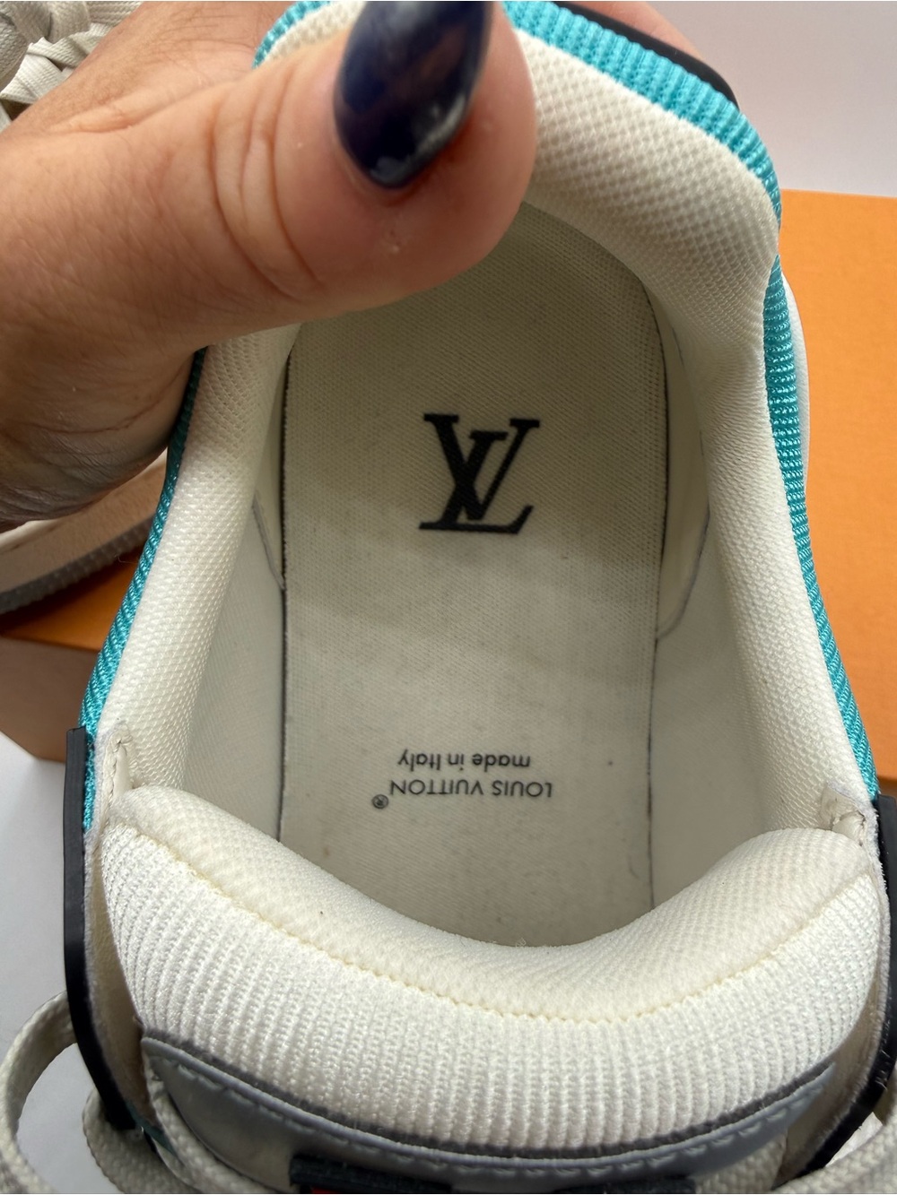 Louis Vuitton LV Multicolor Leather Trainer's Low-Top Sneakers full inclusion - Picture 4 of 11